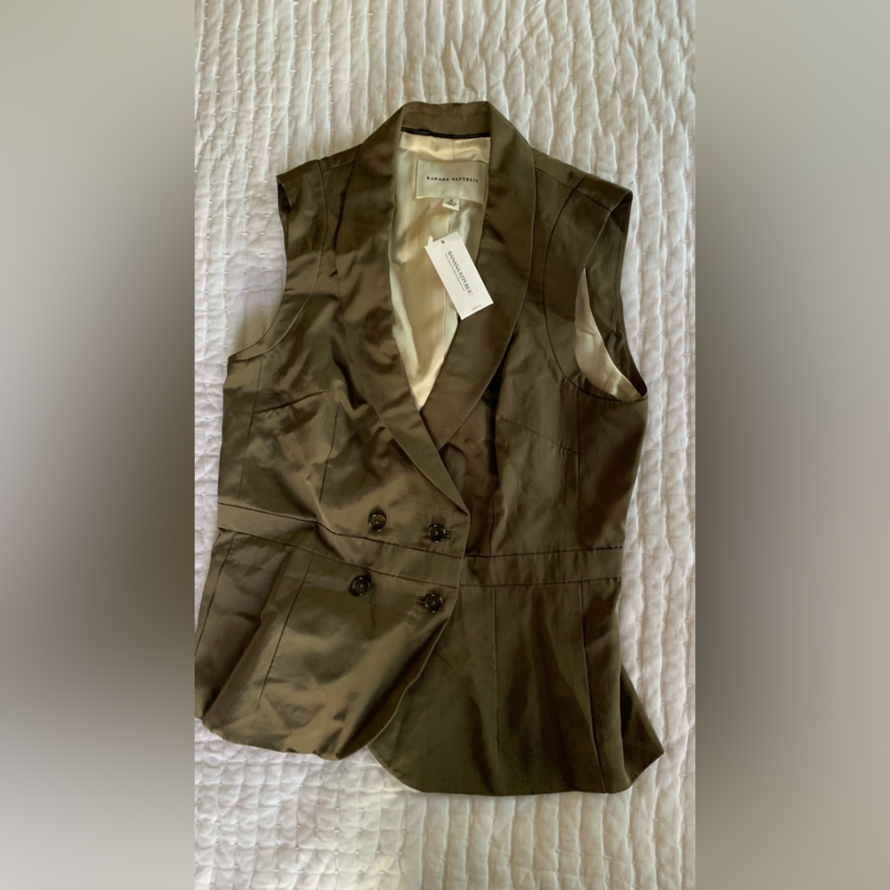 Banana Republic business lady vest, new with tags size 6